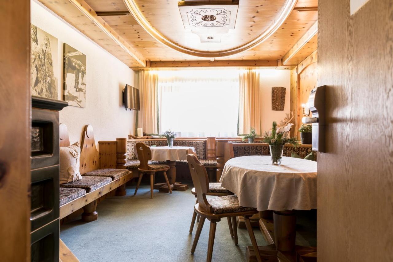 Haus Elisabeth Hotel Sankt Leonhard im Pitztal Luaran gambar
