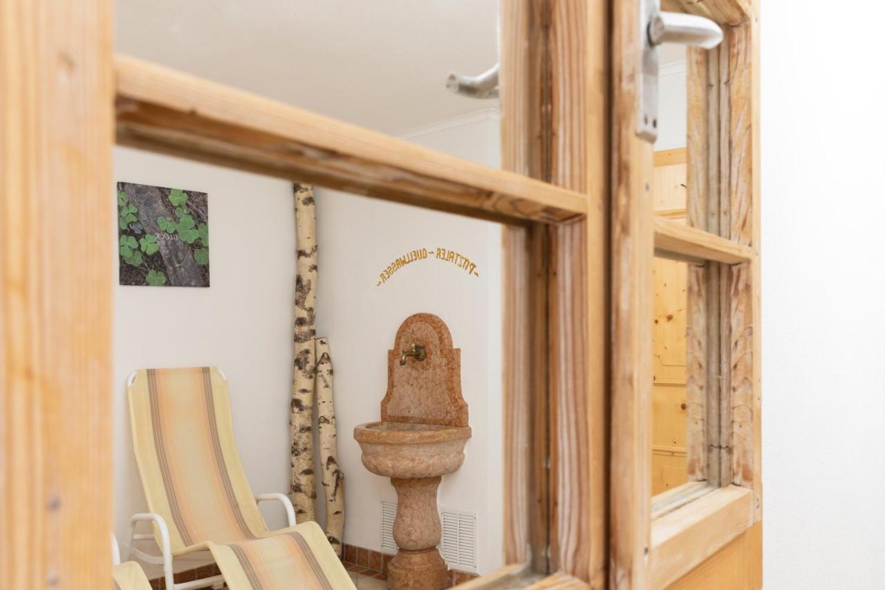 Haus Elisabeth Hotel Sankt Leonhard im Pitztal Luaran gambar