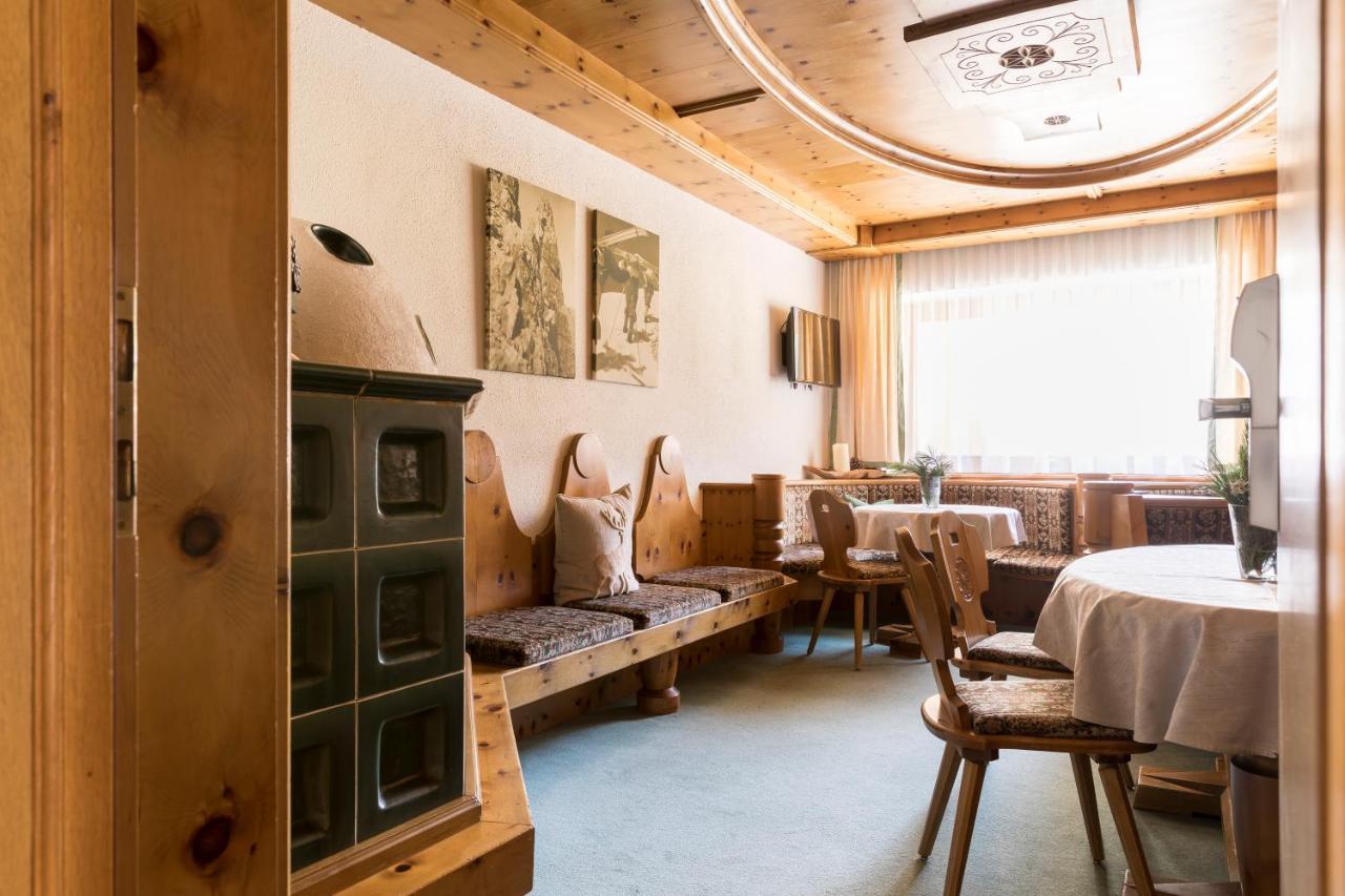 Haus Elisabeth Hotel Sankt Leonhard im Pitztal Luaran gambar