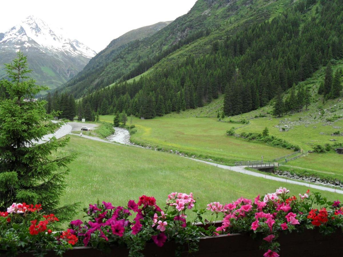 Haus Elisabeth Hotel Sankt Leonhard im Pitztal Luaran gambar
